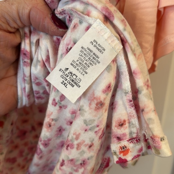 Boutique E.LUNA New with Tags PLUS DIZZY FLORAL PRINT AND SOLID MIXED V NECK 3X - Picture 6 of 10